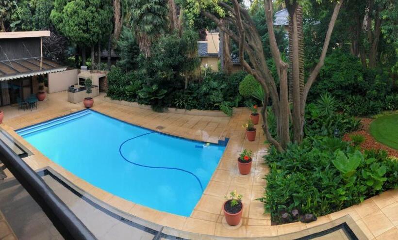 Пансион 27a On Angus