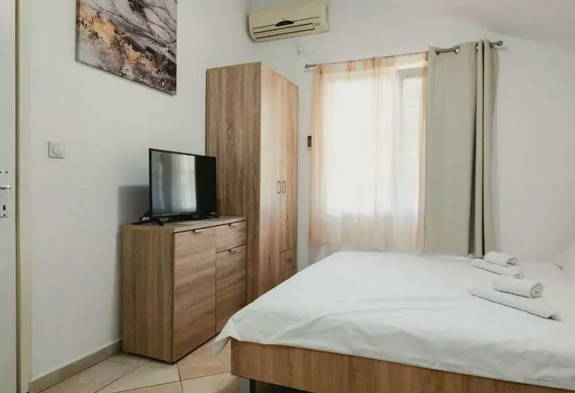 پانسیون Apartments Djukic