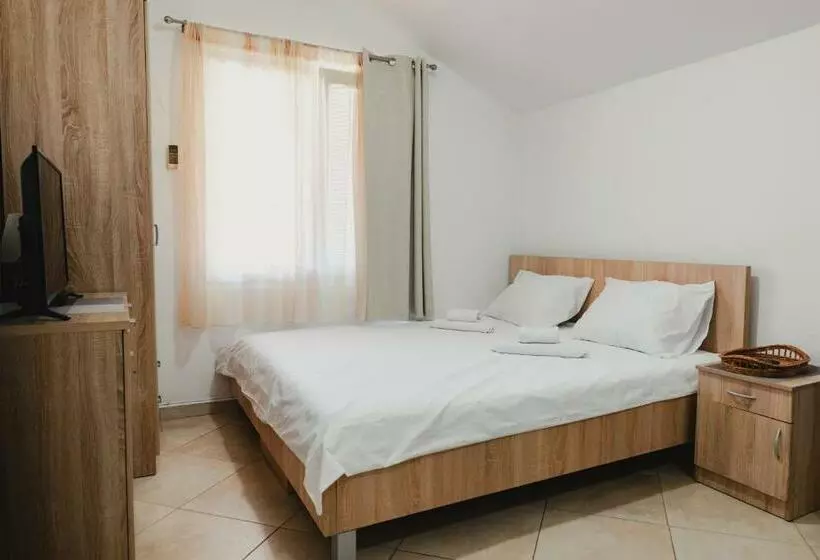 پانسیون Apartments Djukic