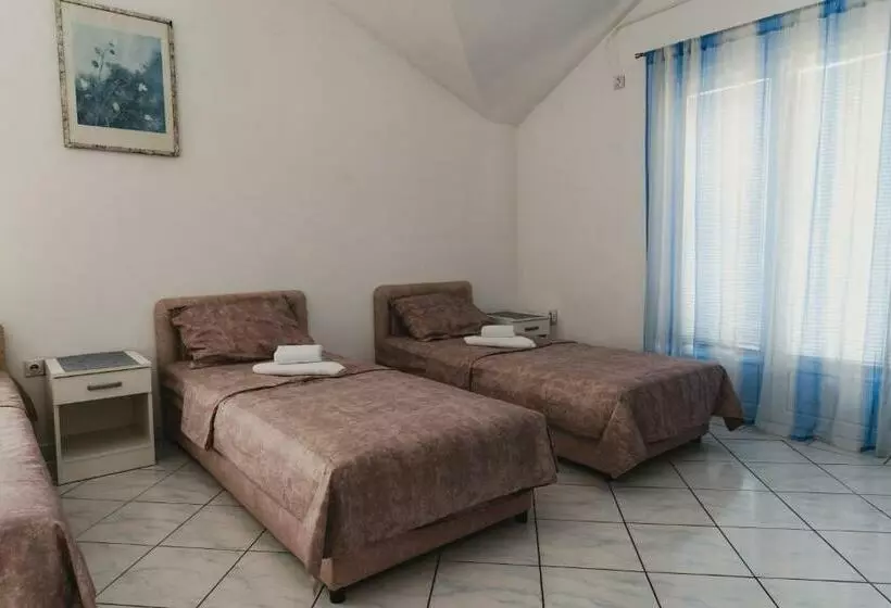 پانسیون Apartments Djukic