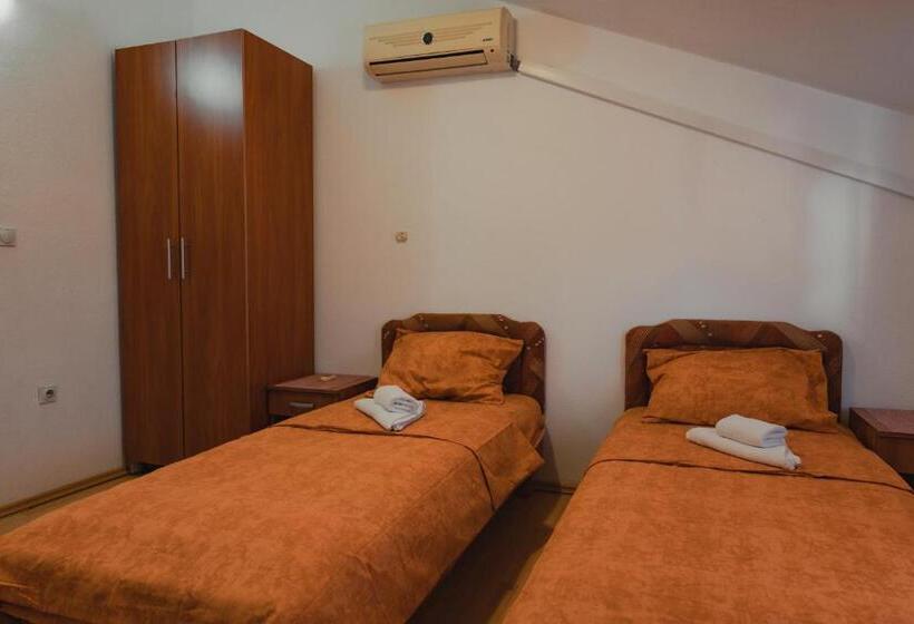 پانسیون Apartments Djukic