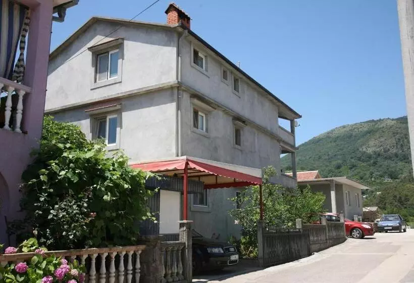 پانسیون Apartments Djukic