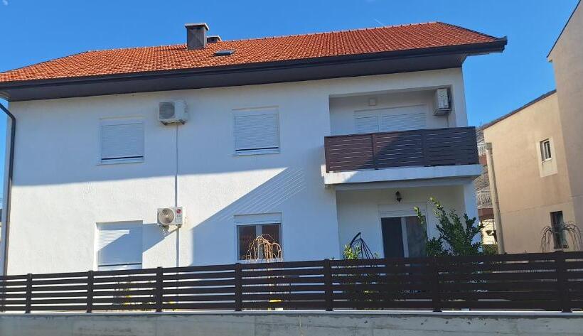 پانسیون Guesthouse Buco