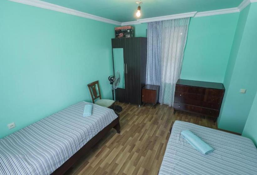 پانسیون Guesthouse Gorgasali 57