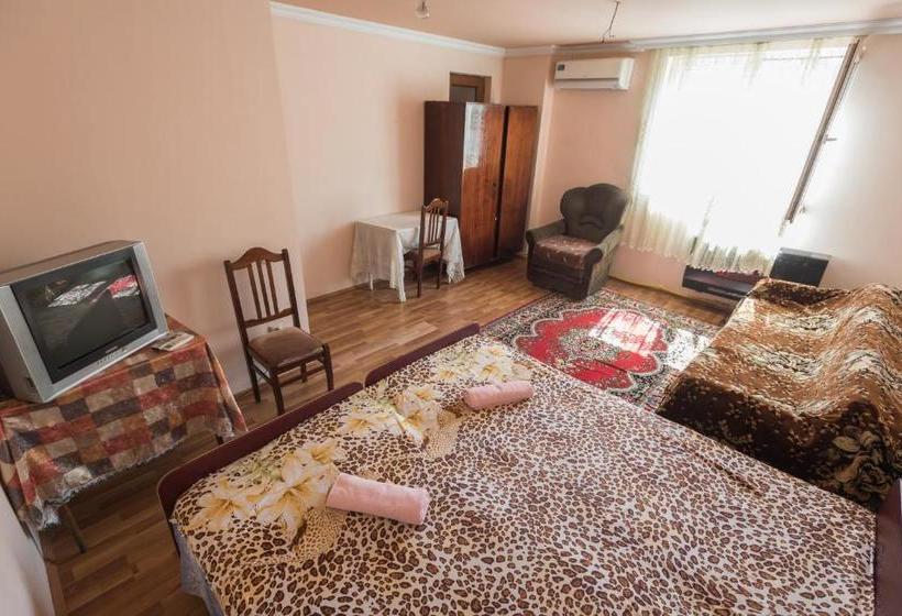 پانسیون Guesthouse Gorgasali 57
