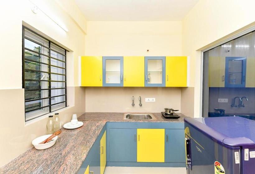 펜션 Spacious 1bhk Near Lulu Malledapally Kochi