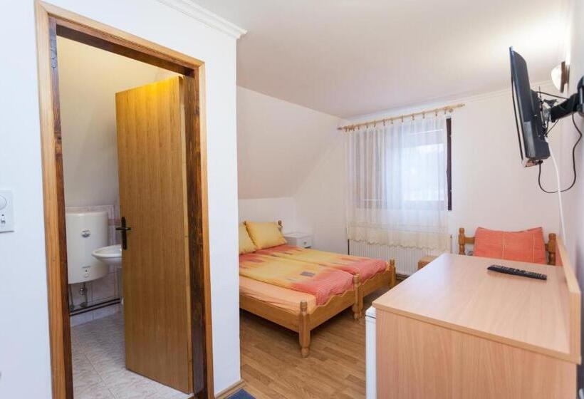 Pensão Vila Slavica