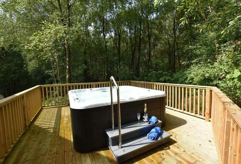 منتجع Ramshorn Estate Woodland Lodges