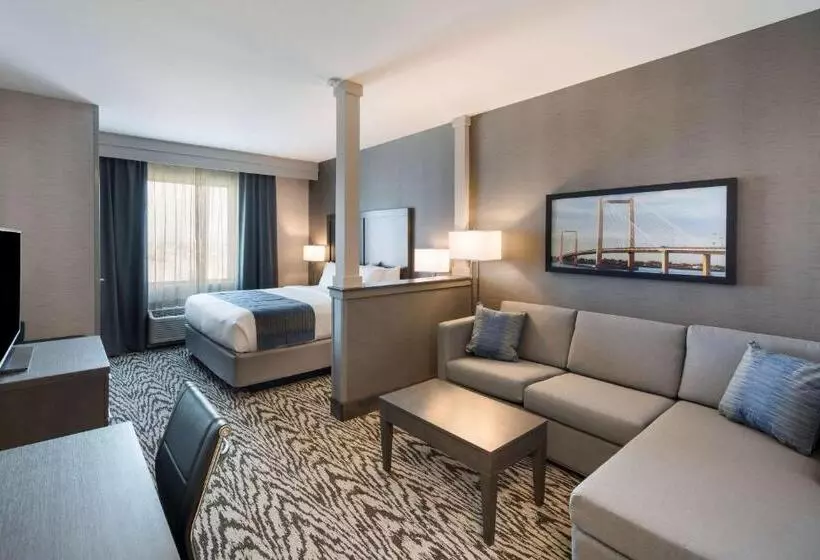 ホテル Comfort Suites Kennewick At Southridge