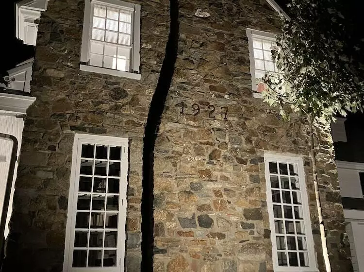 Hotelli Chimney Hill Estate Inn