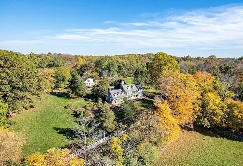 Hotelli Chimney Hill Estate Inn