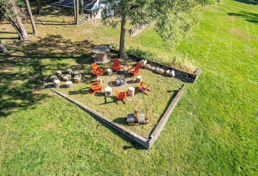 בית מלון כפרי Chimney Hill Estate Inn