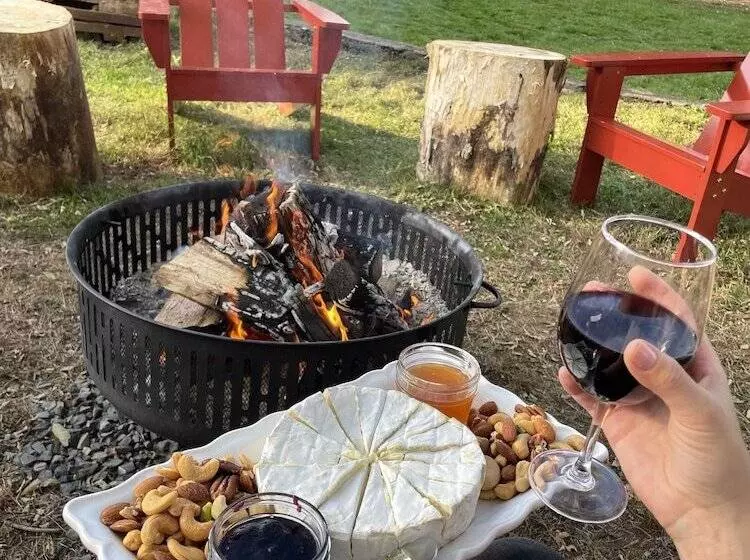 Hotelli Chimney Hill Estate Inn