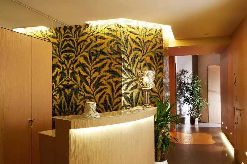 Отель Bellevue Suites & Spa