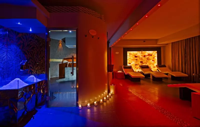 Отель Bellevue Suites & Spa