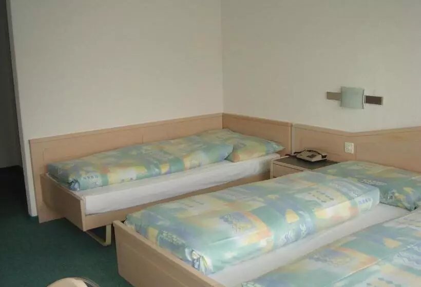 Отель Eden Sisikon