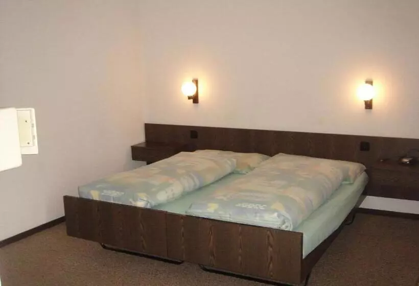 Отель Eden Sisikon