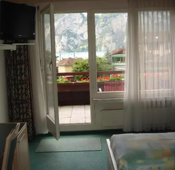 Отель Eden Sisikon