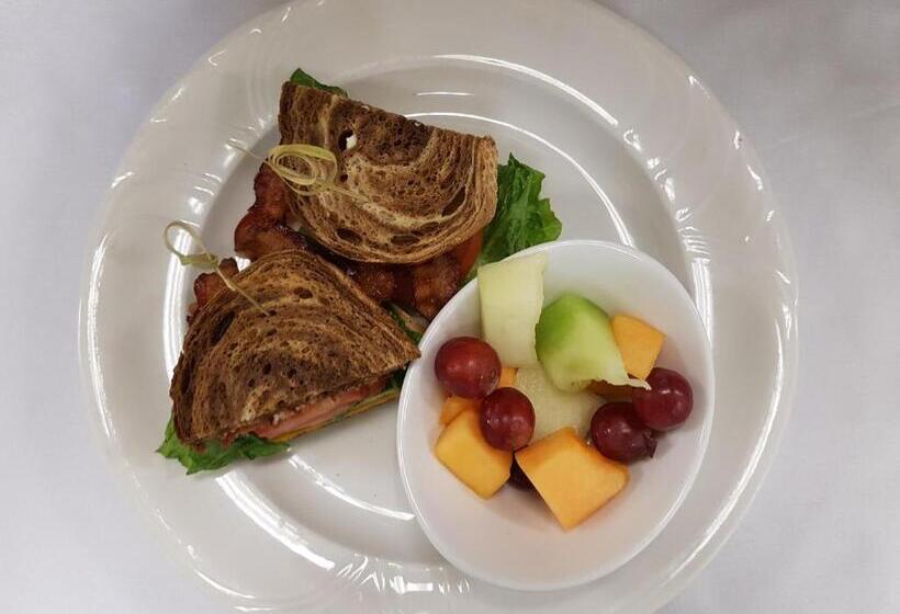 فندق Elmhurst Inn & Spa