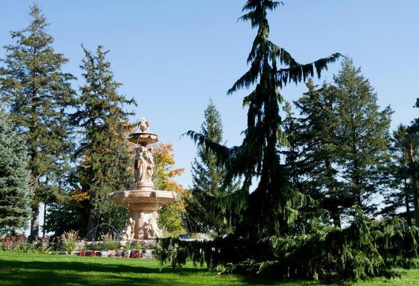 فندق Elmhurst Inn & Spa