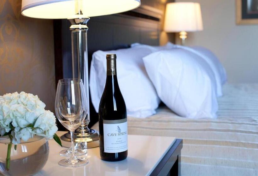 فندق Elmhurst Inn & Spa