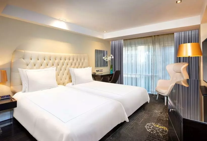 Отель Park Plaza London Riverbank