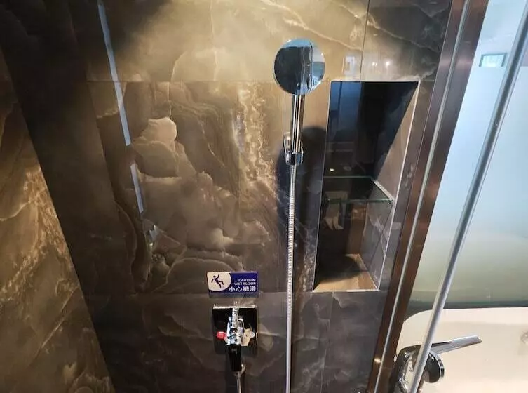 Hotelli Clifford Suites