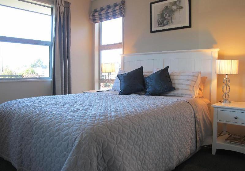 Otel Halkett Grove Bed And Breakfast