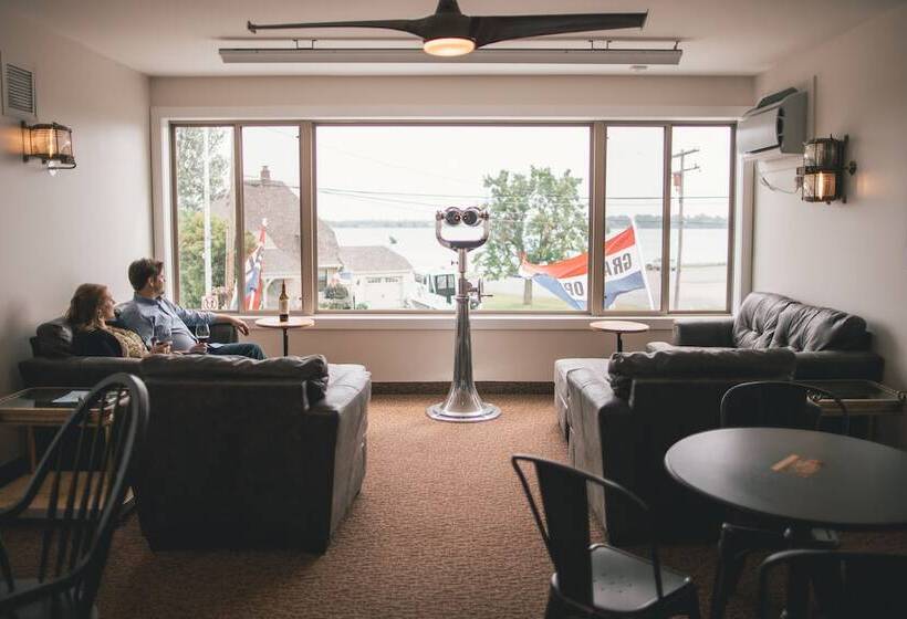 فندق Inn On Water Street