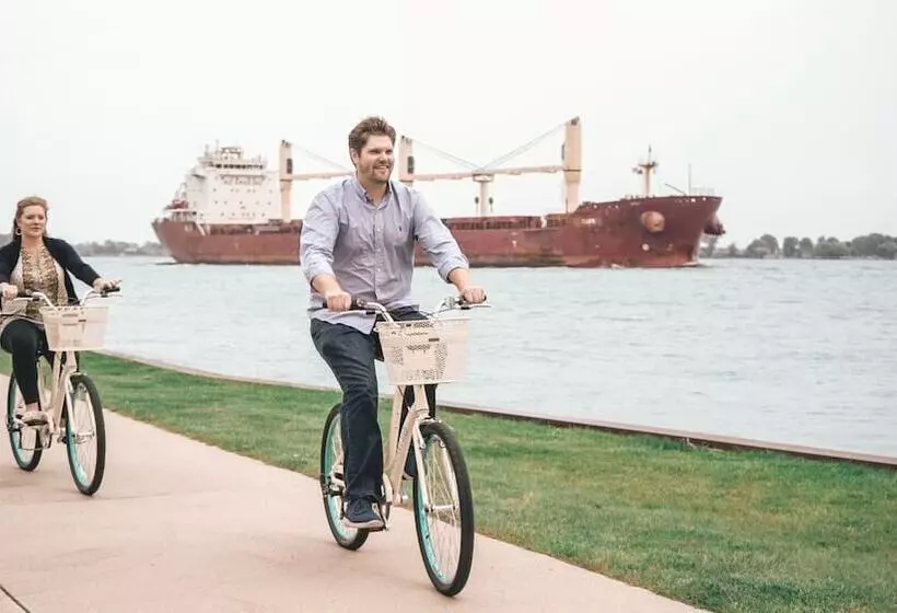 Hotelli Inn On Water Street