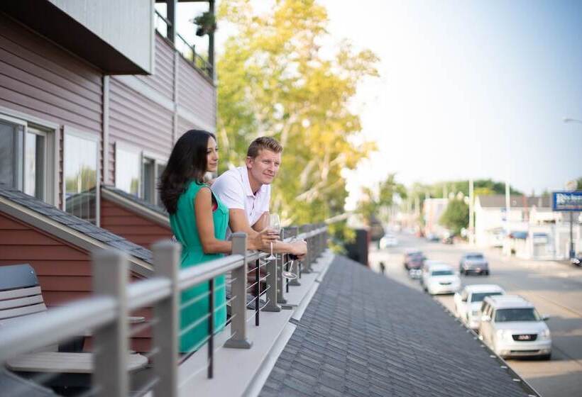 فندق Inn On Water Street