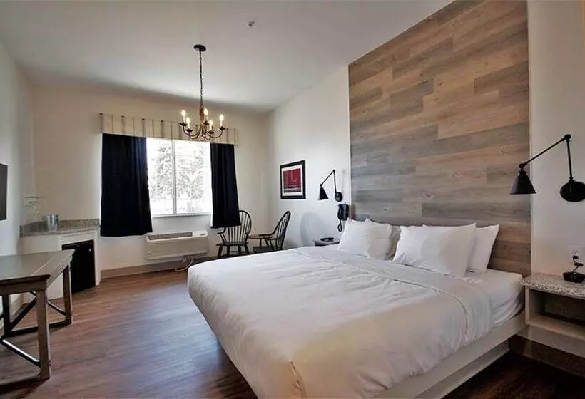 Hotelli Inn On Water Street