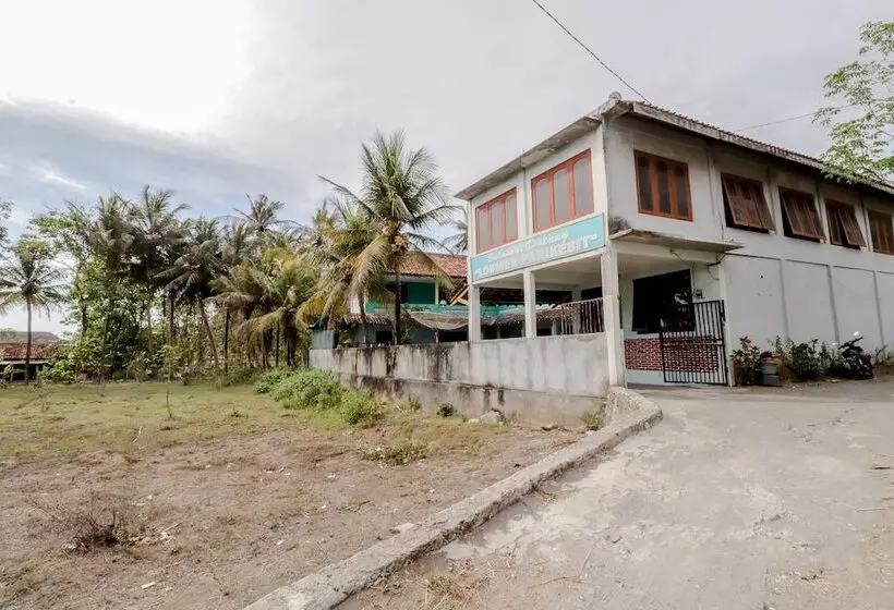 Hotelli Losmen Parikesit