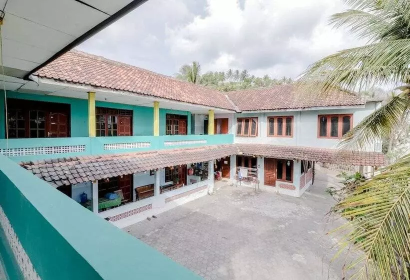 Hotelli Losmen Parikesit