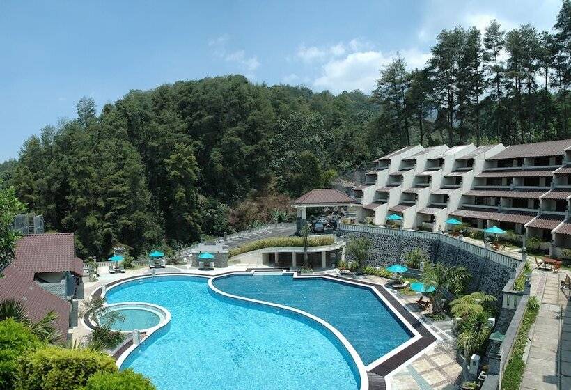 Hotel Pines Garden Resort