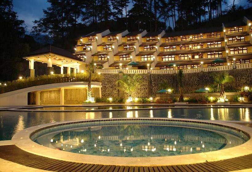 Hotel Pines Garden Resort