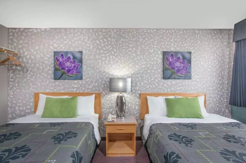 בית מלון כפרי Almada Inn