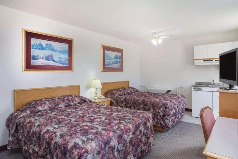 בית מלון כפרי Almada Inn