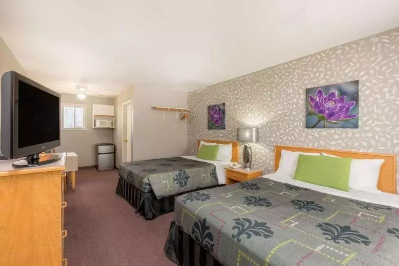 בית מלון כפרי Almada Inn