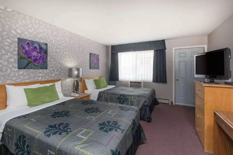 בית מלון כפרי Almada Inn