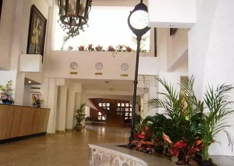 ホテル Caleta Beach Resort