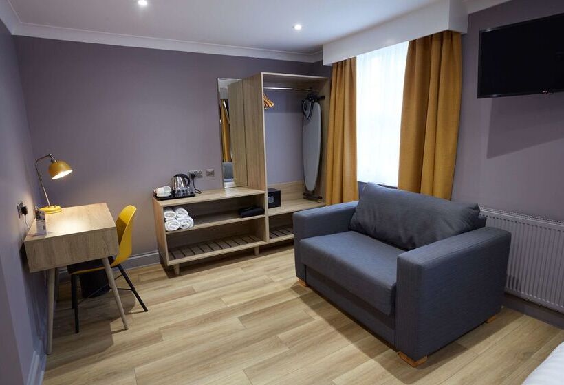 هتل Comfort Inn Victoria