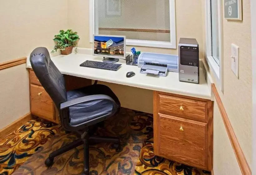 Отель Country Inn & Suites By Radisson, Knoxville West, Tn