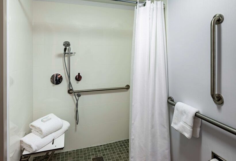 هتل Hilton Garden Inn Omaha Downtown/old Market Area