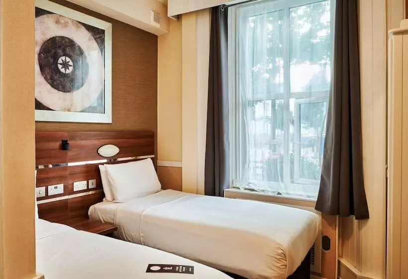 Huttons Hotel, Victoria London