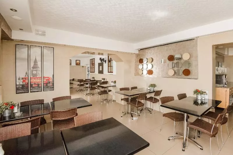 Huttons Hotel, Victoria London