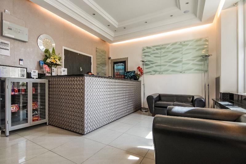 Huttons Hotel, Victoria London