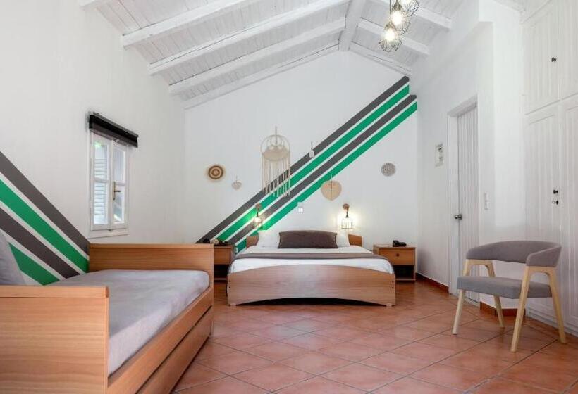 هتل The Grove Seaside