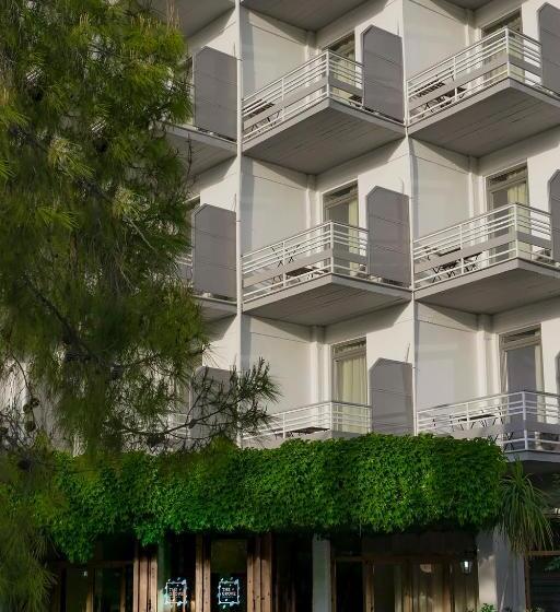 هتل The Grove Seaside