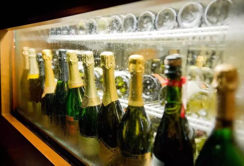 酒店 The Waterside Inn